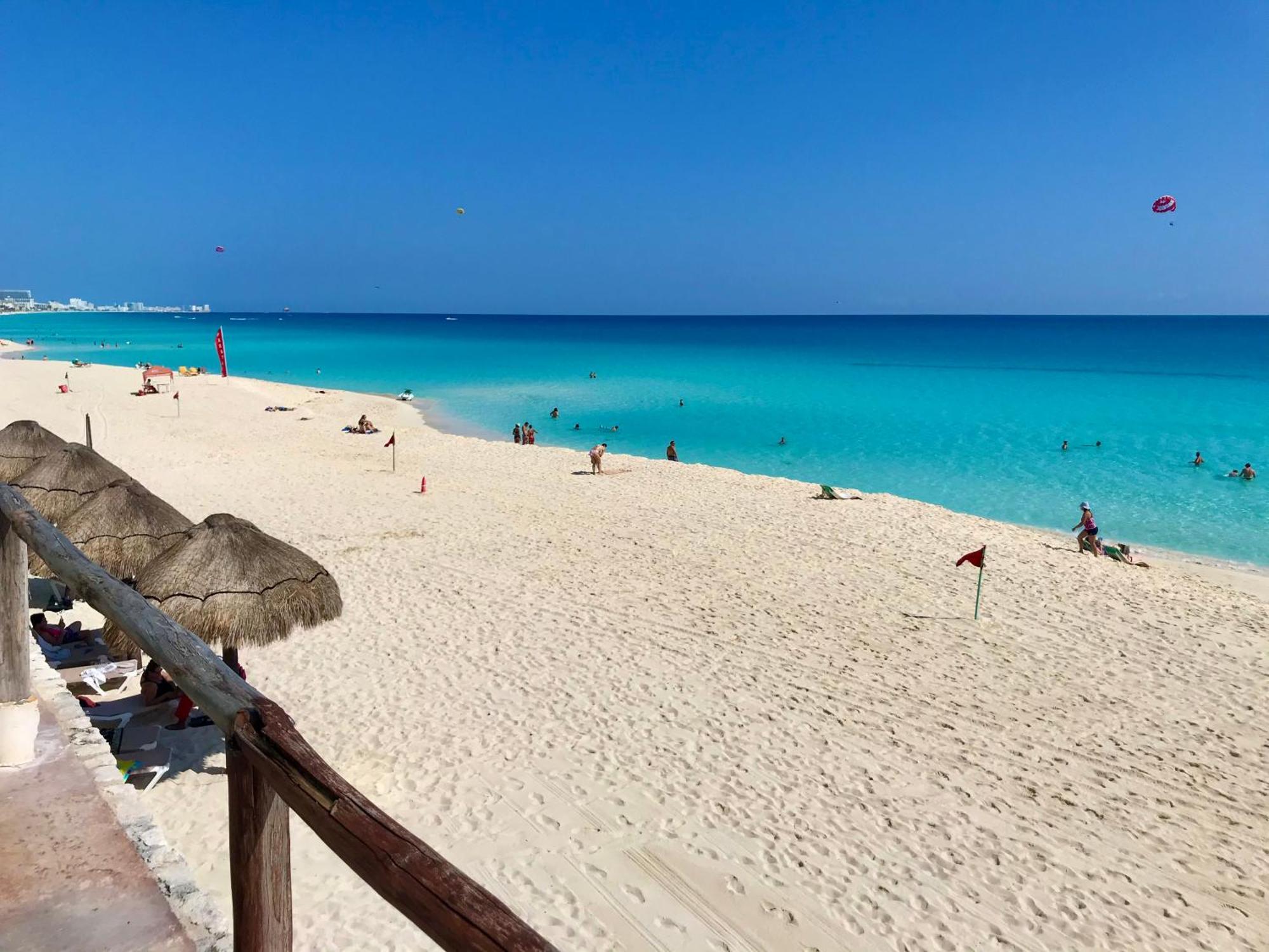 Beachside Apartments Cancún Extérieur photo